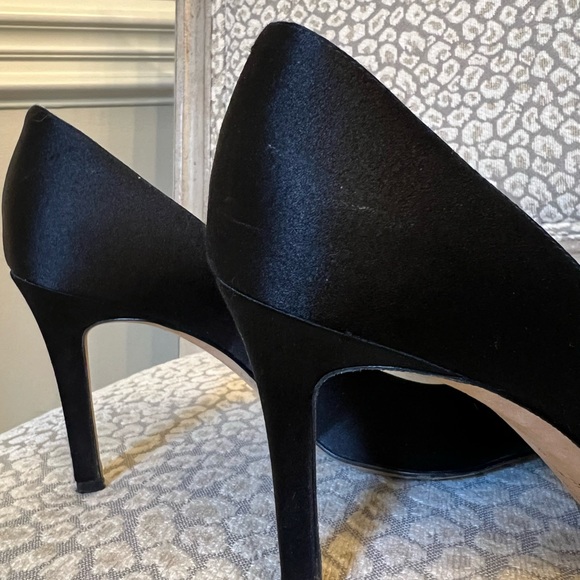 Anne Klein Satin Pumps with Crystal Floral Design - Picture 4 of 6